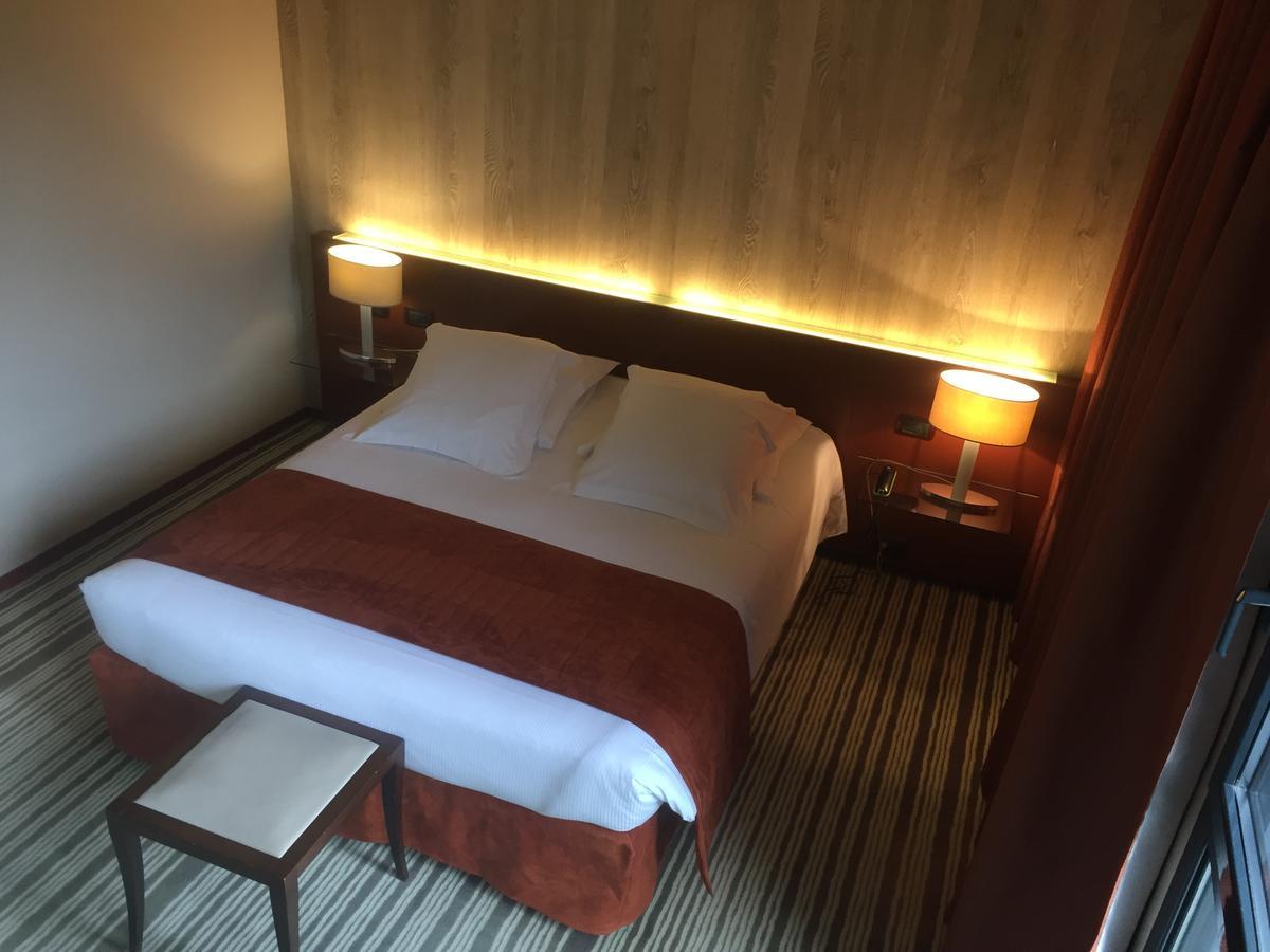 Hotel Du Casino แซ็ง-วาเลรี-อ็อง-คู ภายนอก รูปภาพ